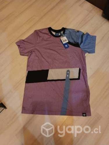 Polera adidas de dama talla M nue va