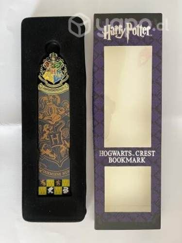 Marcador de libros con emblema de Hogwarts