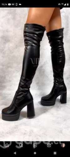 Botas bucaneras de cuero talla 40