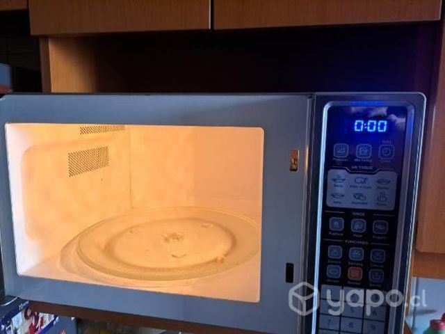 Microondas marca FENSA 31 lts