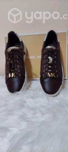 Zapatilla Michael Kors.