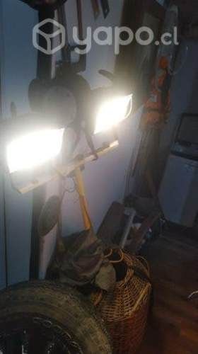 Dos focos alojenos con protección y extencion