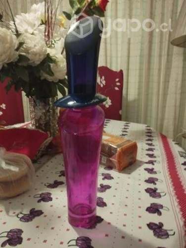 Botella ficticia de perfume