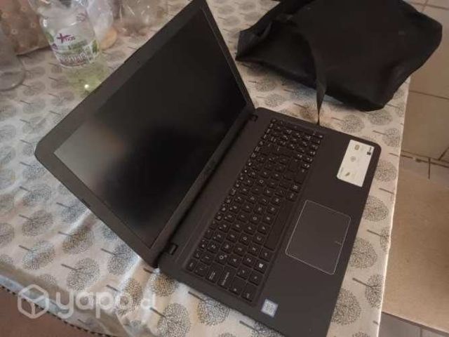Notebook marca asus modelo vivobook