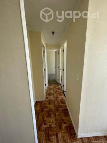 Arriendo departamento con estacionamiento