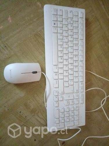 Computadora de mesa todo instalado sin uso