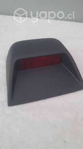 Tercera luz de freno suzuki aerio año 2007