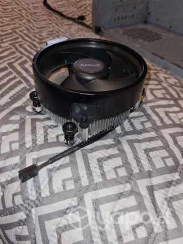 Procesador AMD Ryzen 3 3200G + Gabinete Centaurus