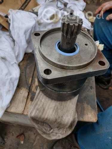 Bomba de traslación mini cargador S160