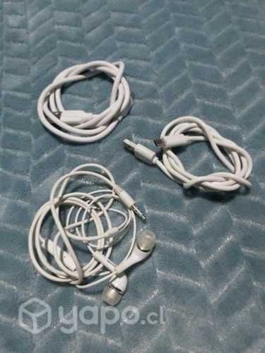 Cable de cargador y audífonos