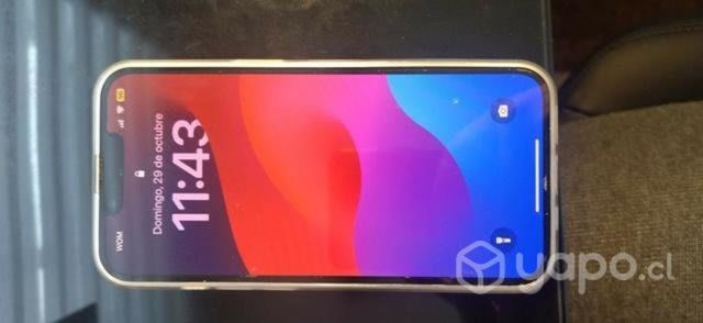 IPhone 13 blanco sin detalles