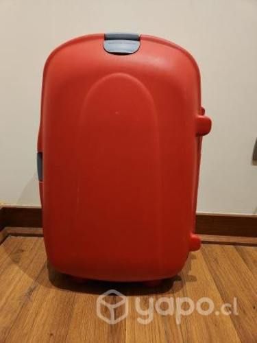 Maleta roja marca United Colors of Benetton