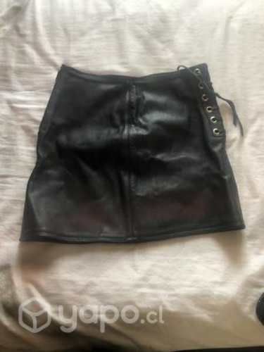 Falda de cuero nueva S
