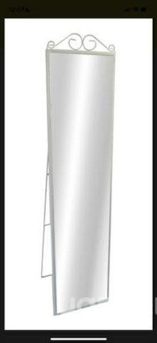 Espejo de pie blanco