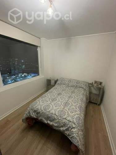 Cama de plaza y media con dos celadores de regalo