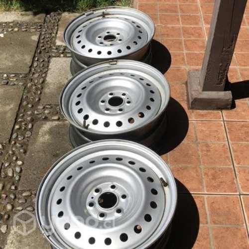 3 llantas Aro 17 Nissan Navara