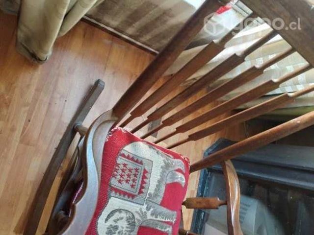 Silla mecedora de castaño