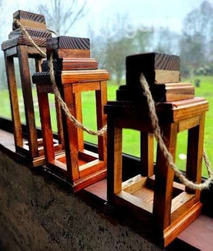 Farol vintage de madera