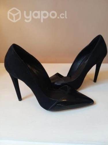 Tacones negros