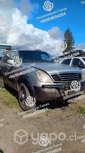 Tapabarro derecho sangyong REXTON 2004