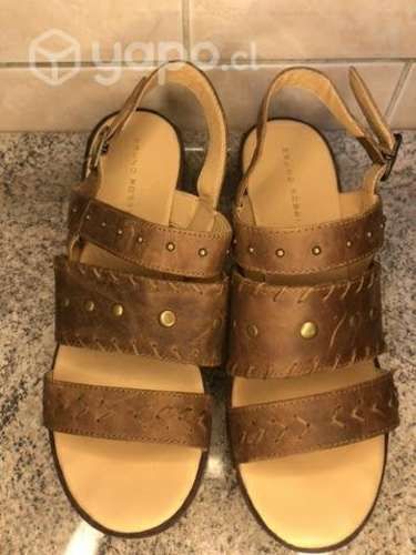 Lindas chala bruno rossi de cuero nueva n38