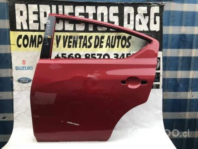 Puerta trasera izquierda Nissan Versa