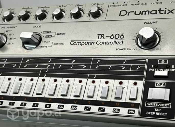 Roland TR 606 Drum Machine