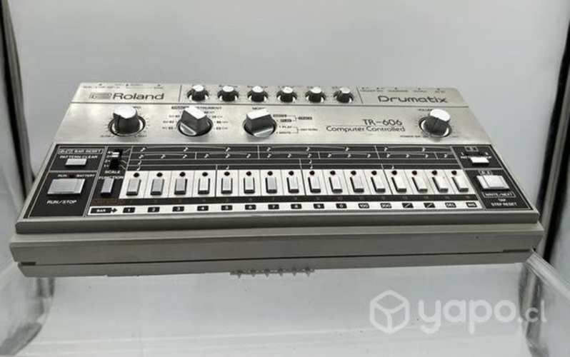 Roland TR 606 Drum Machine