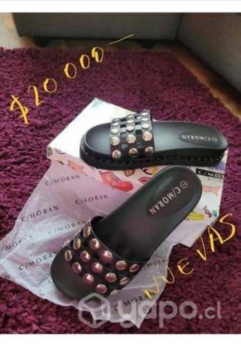 Chalas nuevas negras marca C/Moran nro 37