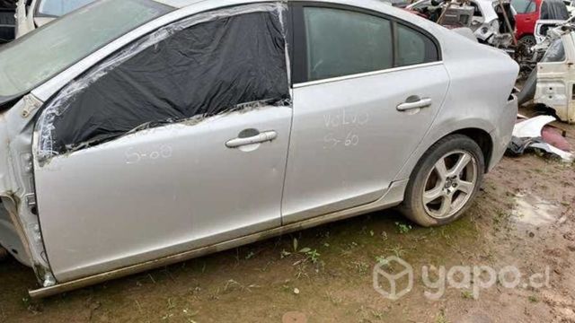 Puerta volcó s60 2012