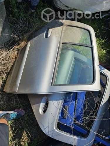 Puerta trasera nissan platina