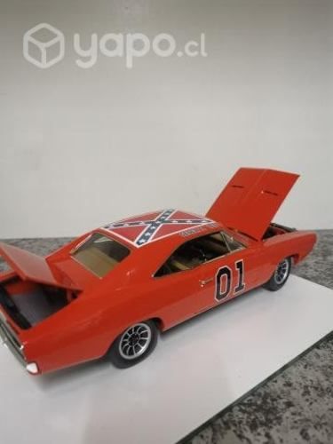 Auto de escala 1/18 NUEVO