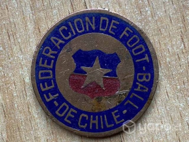Antigua medalla Fútbol Confederación Foot BALL Chi