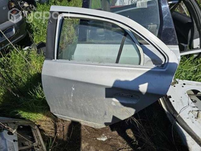 Puerta trasera chevrolet prisma