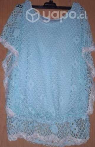 Hermosa blusa color celeste, talla 42