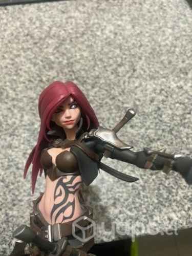 Figura de Katarina, original y en su caja
