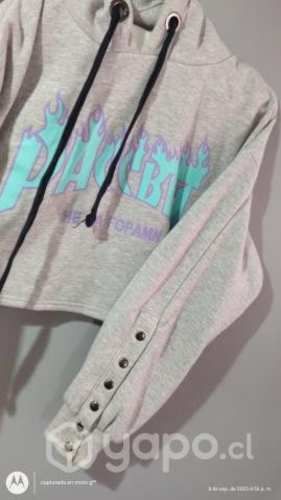 Poleron crop con gorro l