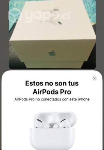 Auriculares blancos con goma AIRd PODS