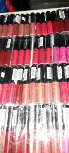 Lote de 100 labiales NYX