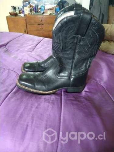 Botas de hombre nuevas