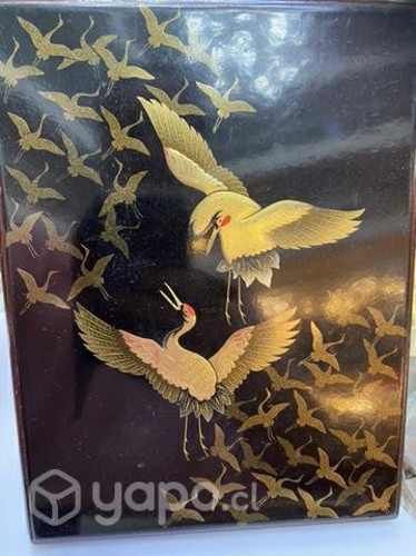 Antigua caja papel Lacada China aves en Oro c 1900