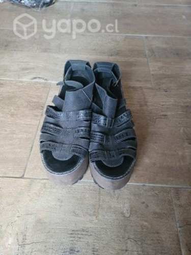 Chalas plataforma negras