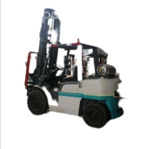 Grua industrial carga 3.600 toneladas