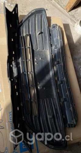 Parrilla delantera original Chevrolet Tracker 2021