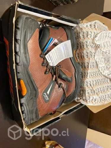 Zapatos de seguridad nuevos