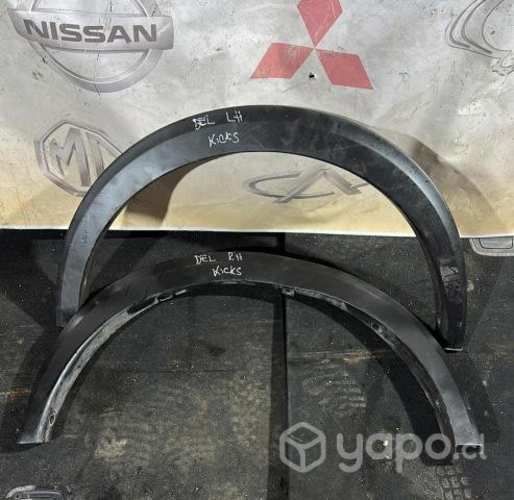 Moldurad delanteras Nissan kicks 2022