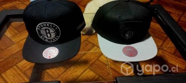 Tengo estás gorras Mitchell y ness a la venta