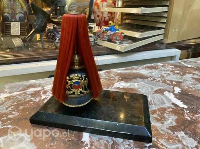 Antiguo adorno escritorio casco Pickelhaube Chile