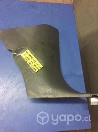 Tapiz cubre pilar del inf der Toyota Hilux 2007-15