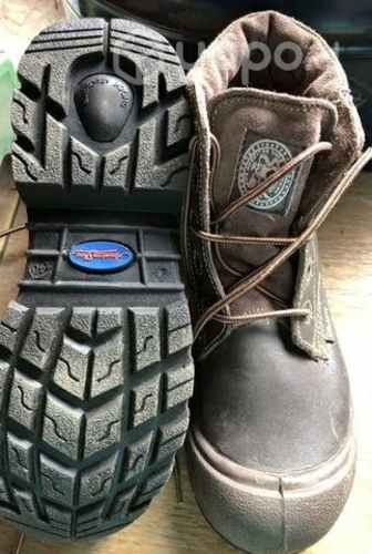 Calzado nuevo de seguridad